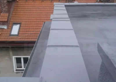 Obróbki dachowe na dachu płaskim