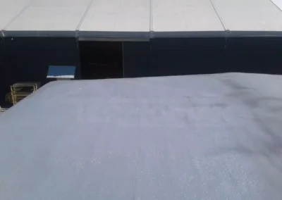 Pomalowana izolacja dachu pianą
