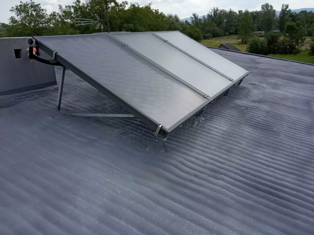 Warstwa izolacji termicznej na dachu